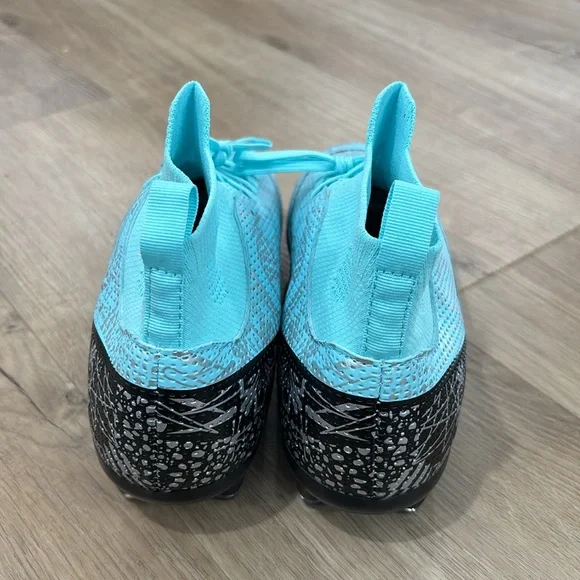 NEW Men’s Football/Soccer Cleats - Picture 3 of 5